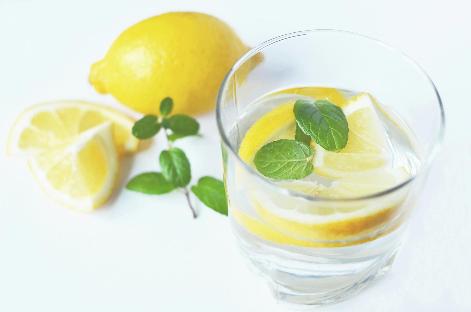 lemon water for natural detox cleanse